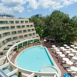 4* Отель Jeravi
